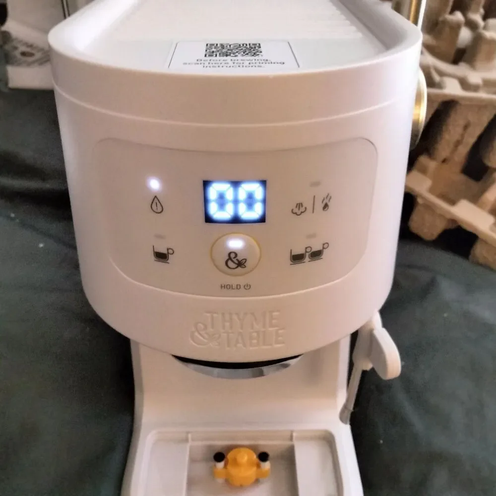 Thyme & Table Mini Espresso Machine Sand White 15 Bar Pressure and Steam Wand